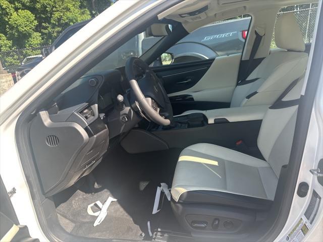 used 2022 Lexus ES 350 car, priced at $37,637