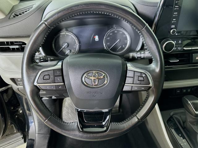 used 2020 Toyota Highlander car, priced at $27,900