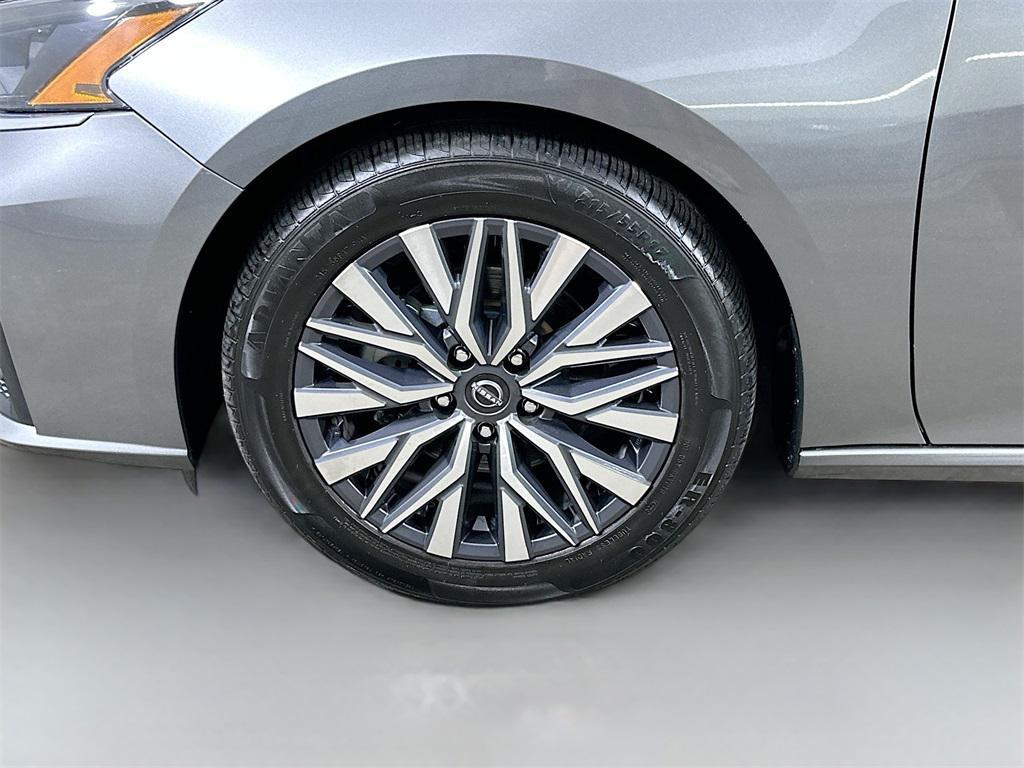 used 2023 Nissan Altima car, priced at $18,900