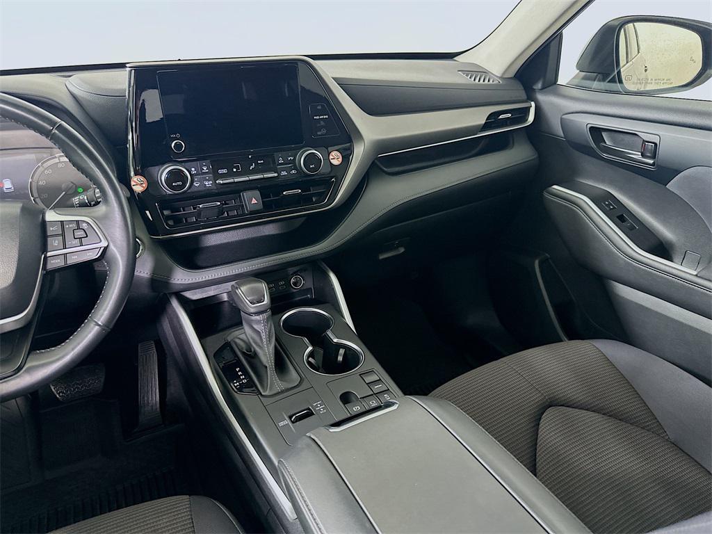used 2023 Toyota Highlander car, priced at $29,377