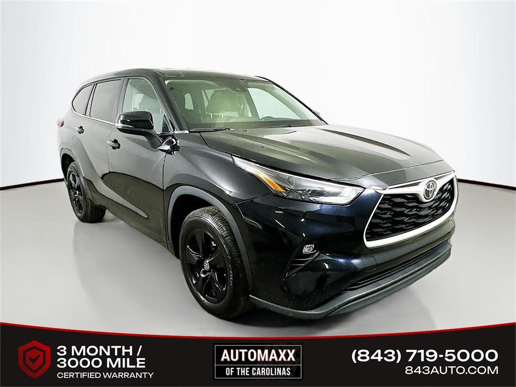 used 2023 Toyota Highlander car, priced at $28,900