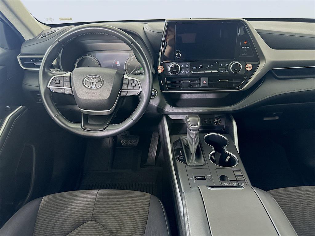 used 2023 Toyota Highlander car, priced at $29,377