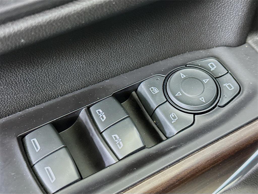 used 2019 GMC Sierra 1500 car, priced at $31,900