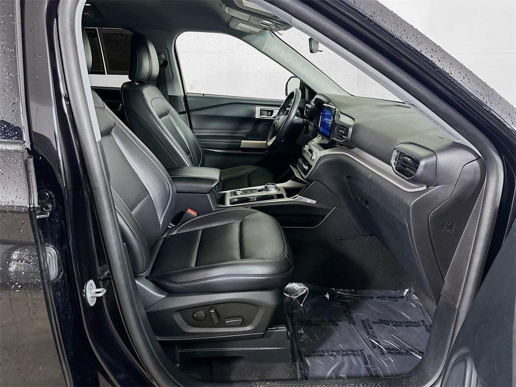 used 2023 Ford Explorer car, priced at $27,999