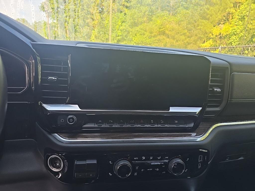 used 2022 Chevrolet Silverado 1500 car, priced at $43,584