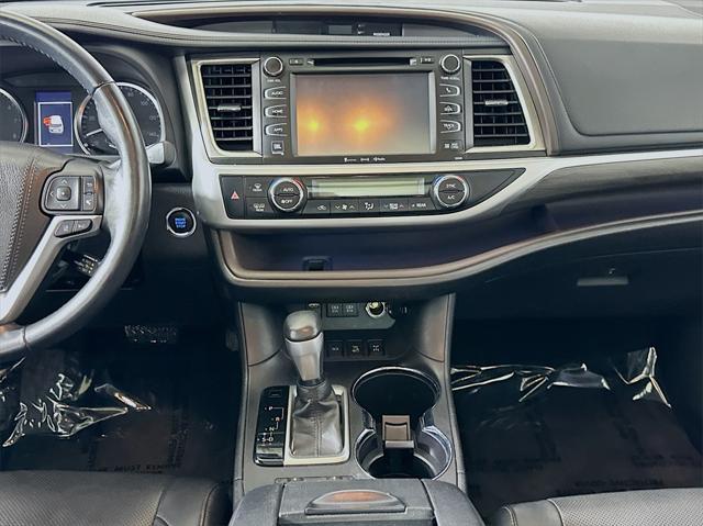 used 2018 Toyota Highlander car, priced at $26,999