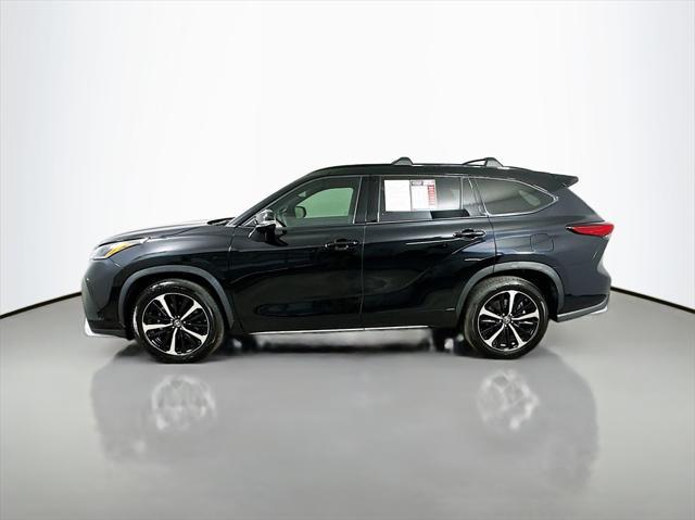 used 2021 Toyota Highlander car, priced at $36,500