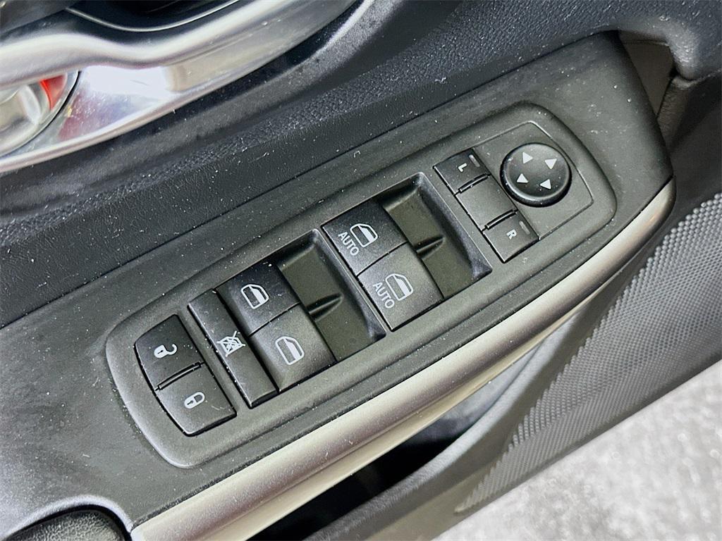 used 2021 Jeep Cherokee car, priced at $14,135