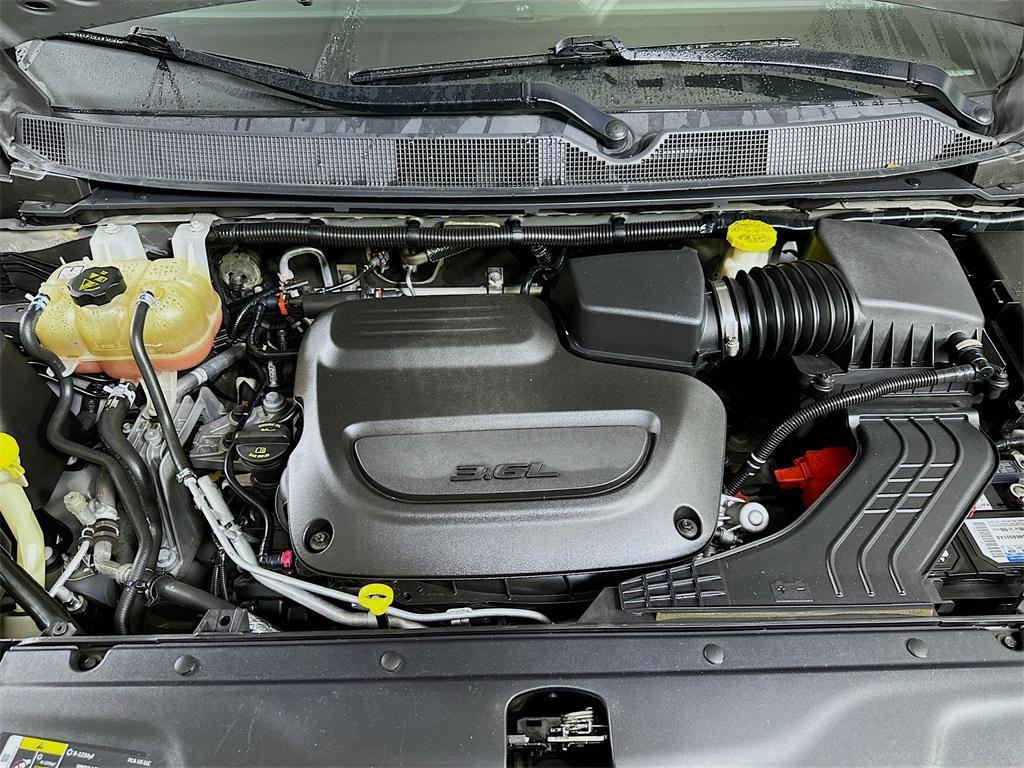 used 2021 Chrysler Pacifica car, priced at $17,209