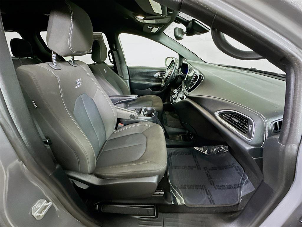 used 2021 Chrysler Pacifica car, priced at $17,209