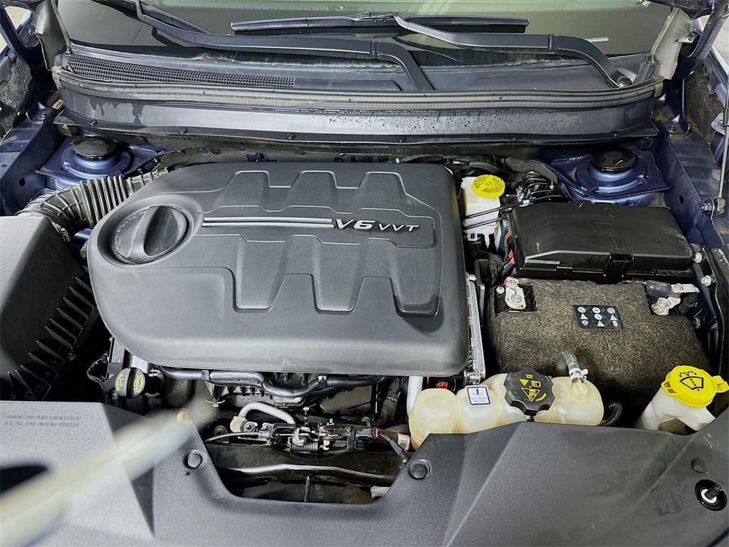 used 2021 Jeep Cherokee car, priced at $15,997