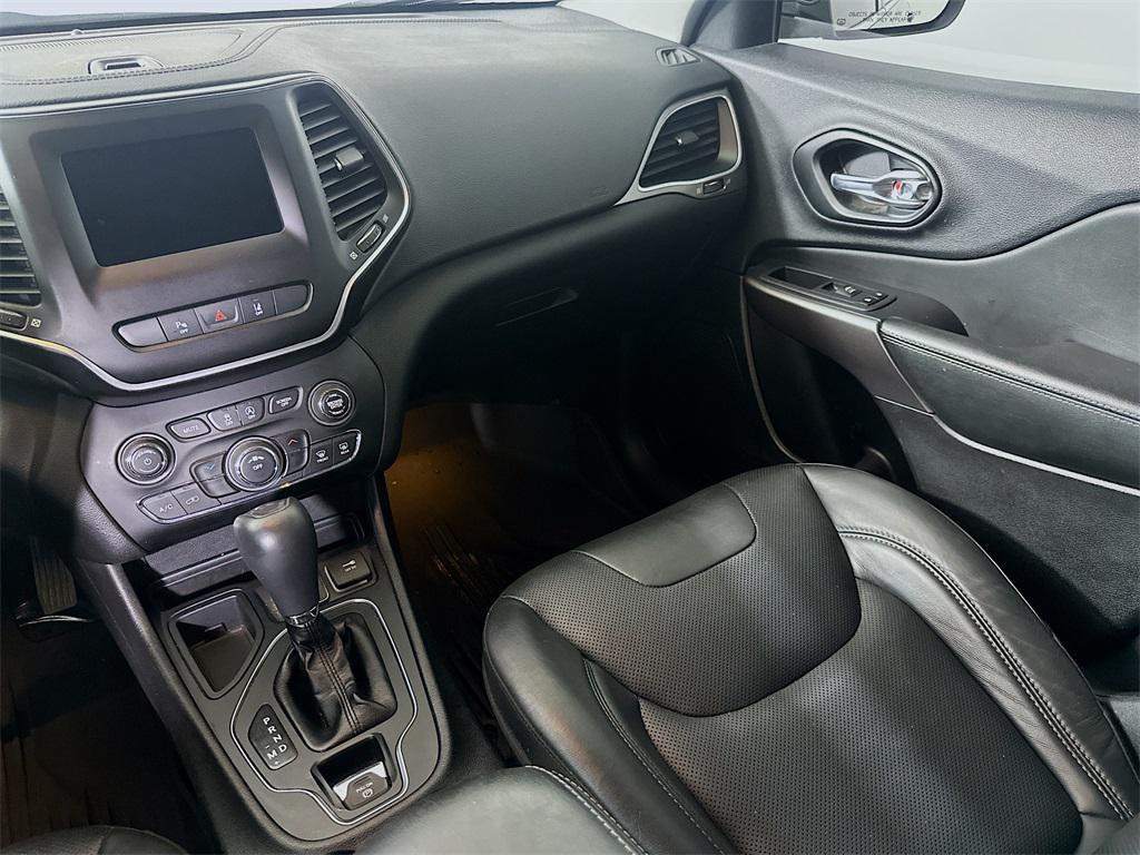 used 2021 Jeep Cherokee car, priced at $15,997