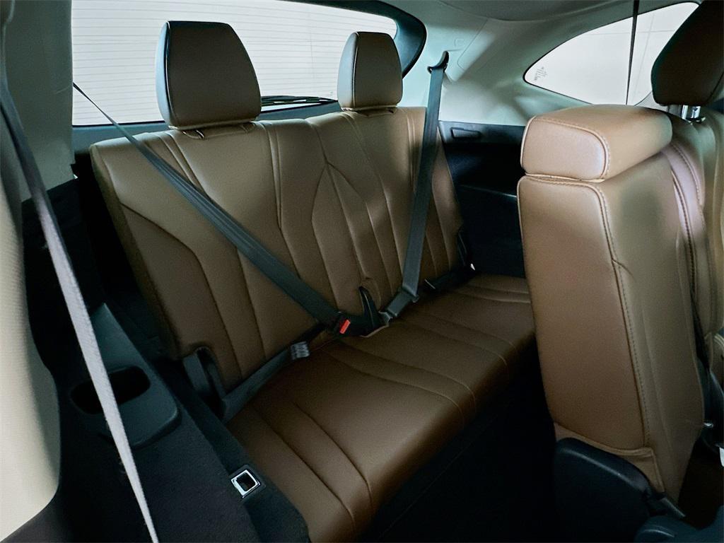 used 2022 Acura MDX car, priced at $32,918