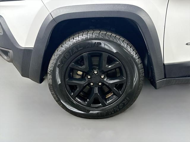 used 2018 Jeep Cherokee car, priced at $17,482