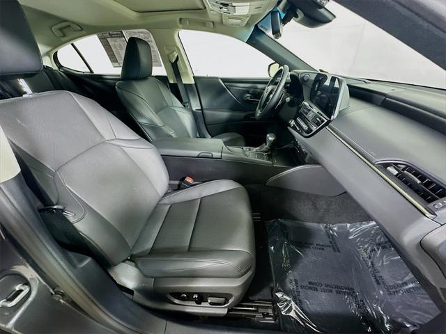 used 2022 Lexus ES 350 car, priced at $32,900