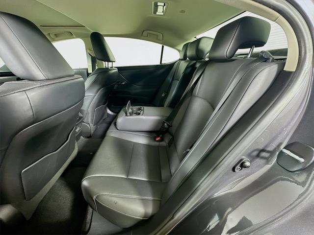 used 2022 Lexus ES 350 car, priced at $32,900