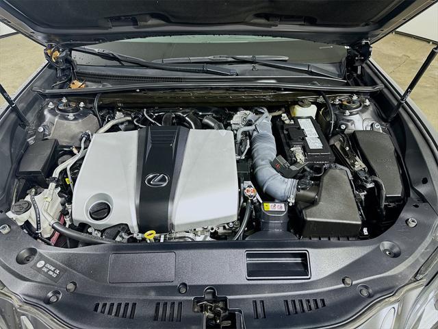 used 2022 Lexus ES 350 car, priced at $32,900