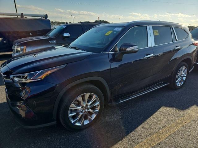 used 2023 Toyota Highlander car, priced at $37,867