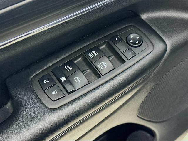 used 2022 Jeep Grand Cherokee car, priced at $29,158