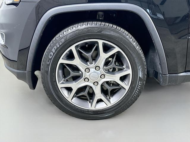 used 2022 Jeep Grand Cherokee car, priced at $29,158