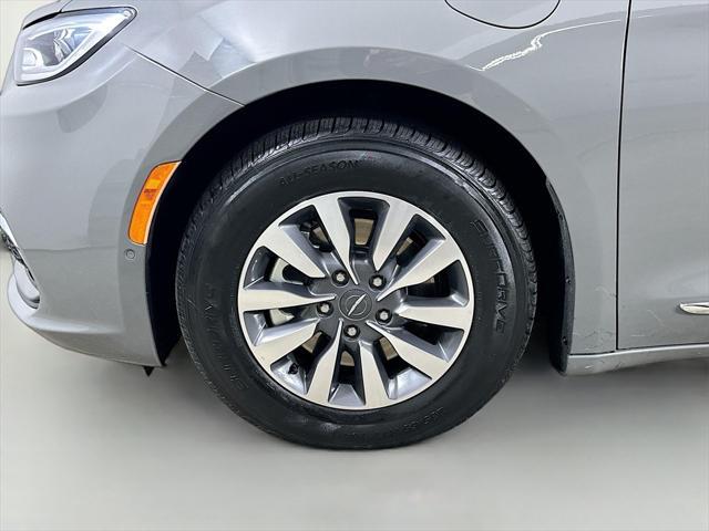 used 2022 Chrysler Pacifica Hybrid car, priced at $24,300