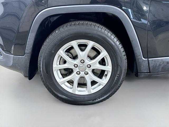 used 2015 Jeep Cherokee car, priced at $10,351