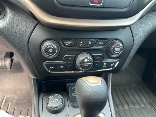 used 2015 Jeep Cherokee car, priced at $10,351