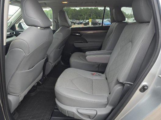 used 2021 Toyota Highlander car, priced at $32,648
