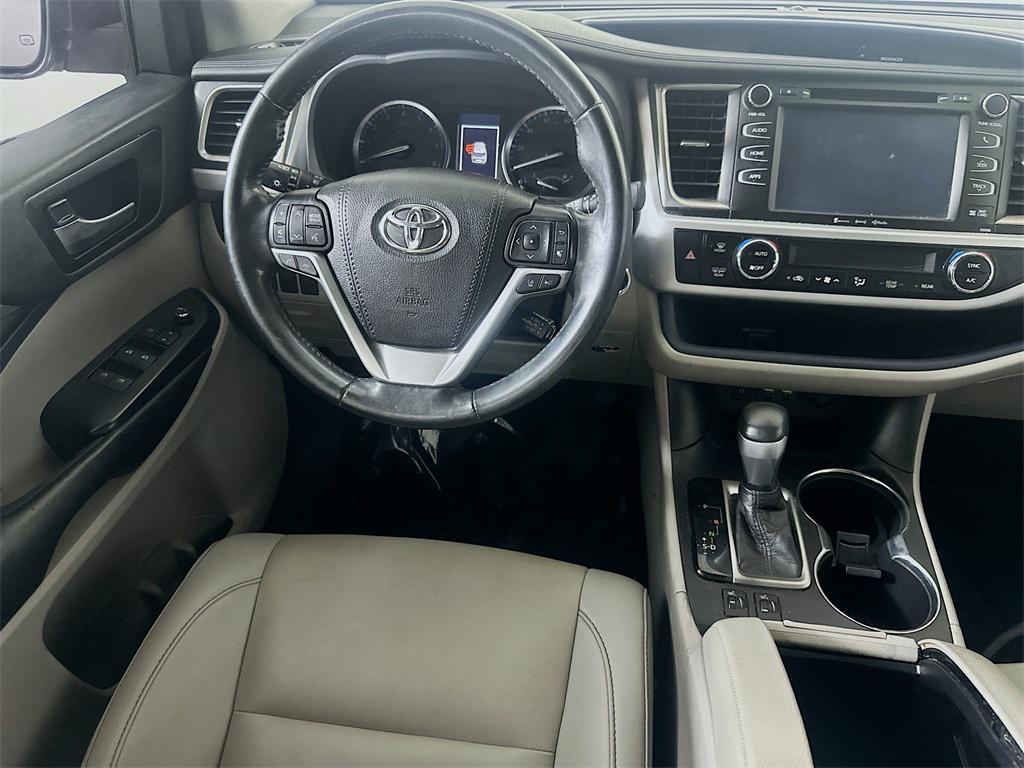 used 2019 Toyota Highlander car, priced at $25,999