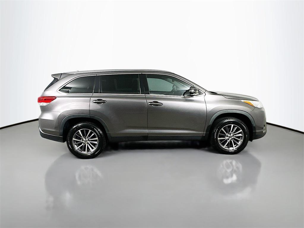 used 2019 Toyota Highlander car, priced at $25,999