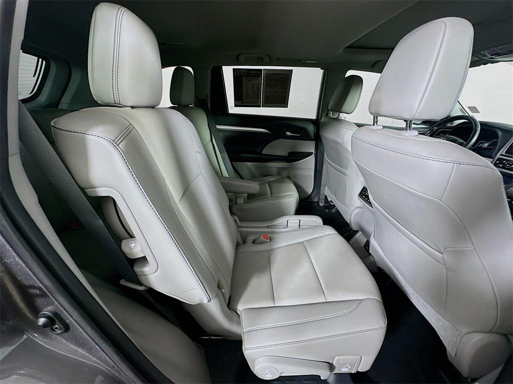 used 2019 Toyota Highlander car, priced at $25,999