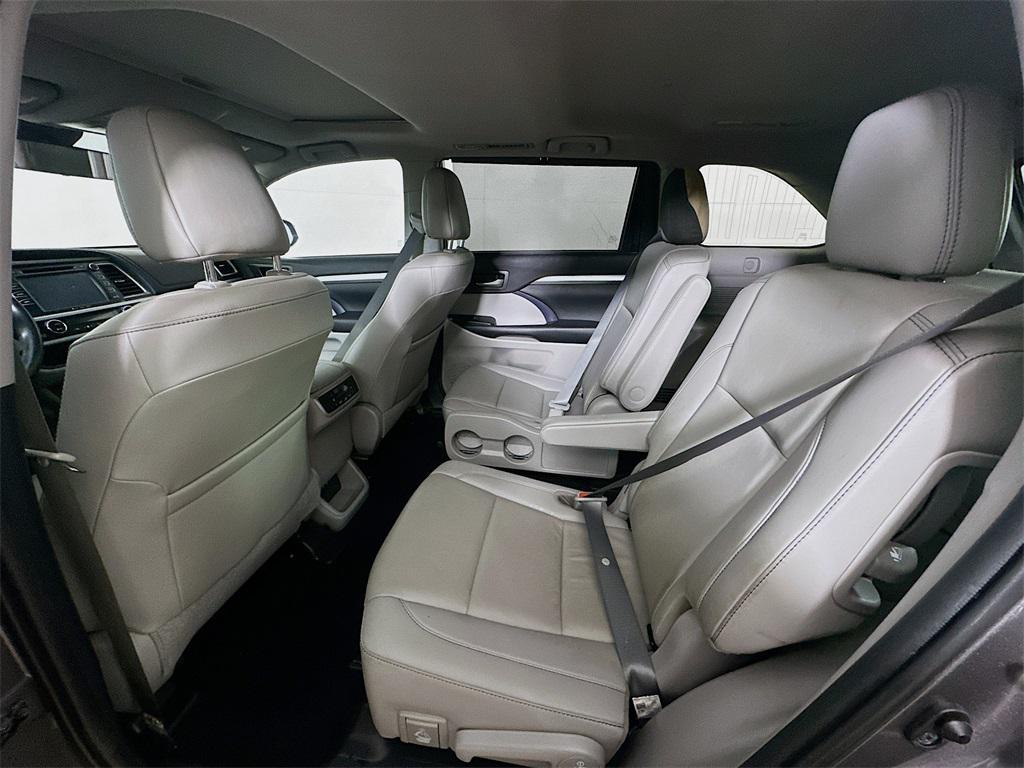 used 2019 Toyota Highlander car, priced at $25,999