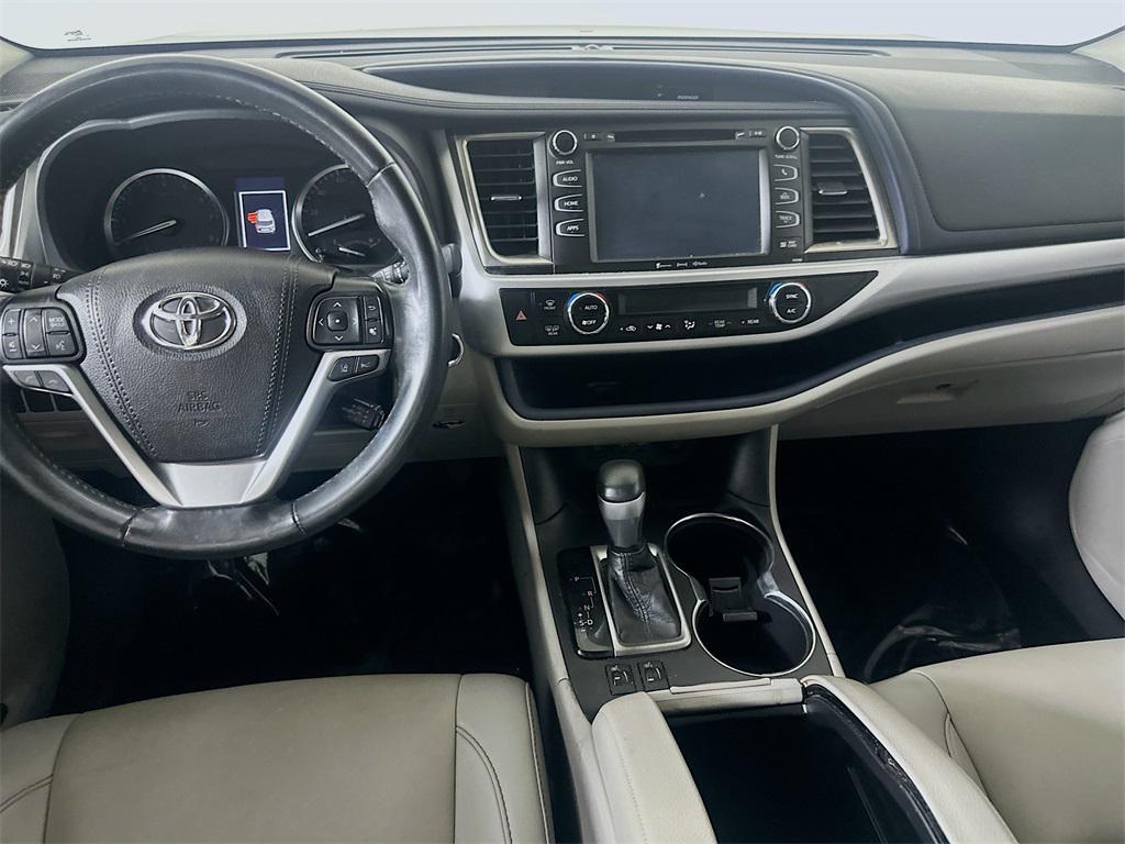 used 2019 Toyota Highlander car, priced at $25,999