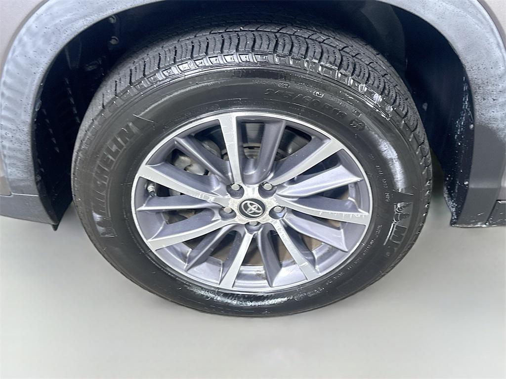 used 2019 Toyota Highlander car, priced at $25,999