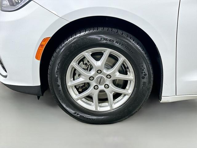 used 2021 Chrysler Pacifica car, priced at $18,999