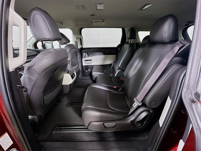 used 2024 Kia Carnival car, priced at $31,689