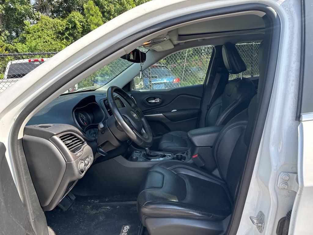 used 2019 Jeep Cherokee car, priced at $15,938