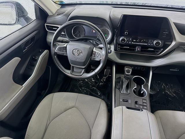 used 2023 Toyota Highlander car, priced at $27,750