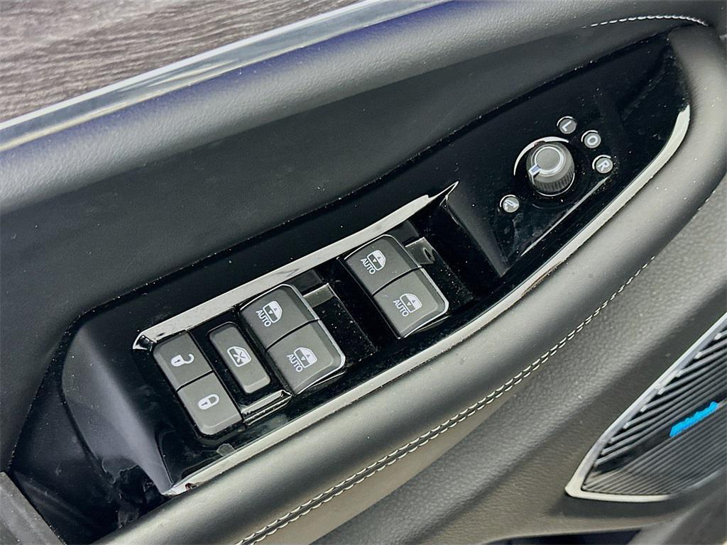 used 2022 Jeep Grand Cherokee car, priced at $33,500