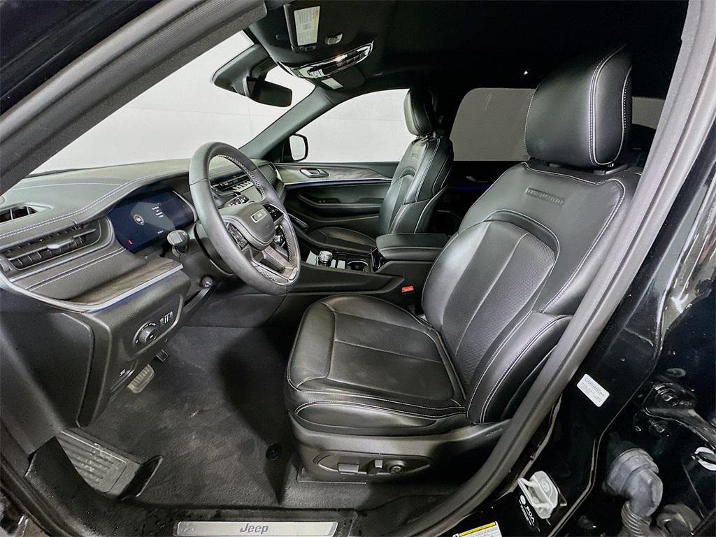 used 2022 Jeep Grand Cherokee car, priced at $33,500