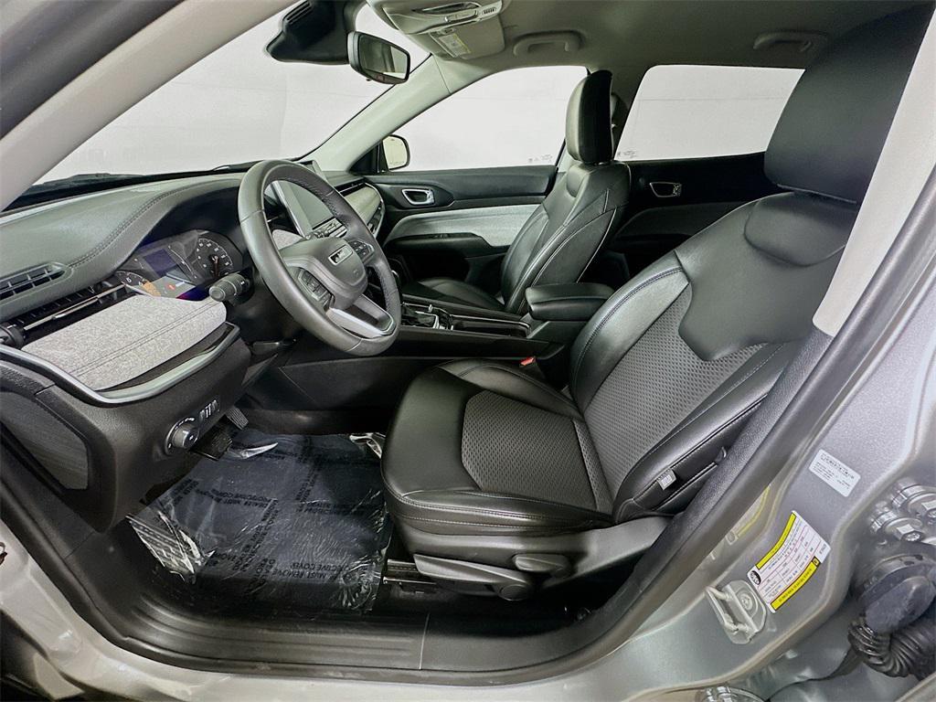 used 2022 Jeep Compass car, priced at $17,100