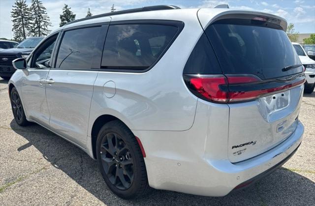 used 2022 Chrysler Pacifica car, priced at $24,995