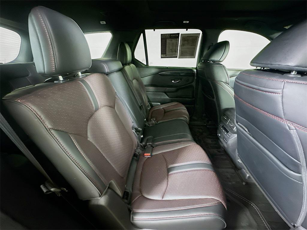 used 2025 Honda Pilot car, priced at $48,724