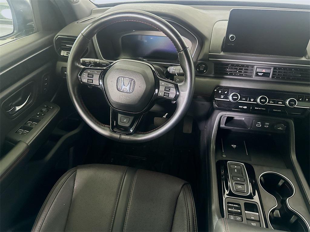 used 2025 Honda Pilot car, priced at $48,724