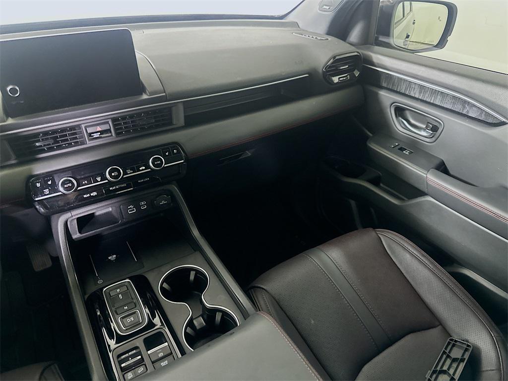 used 2025 Honda Pilot car, priced at $48,724