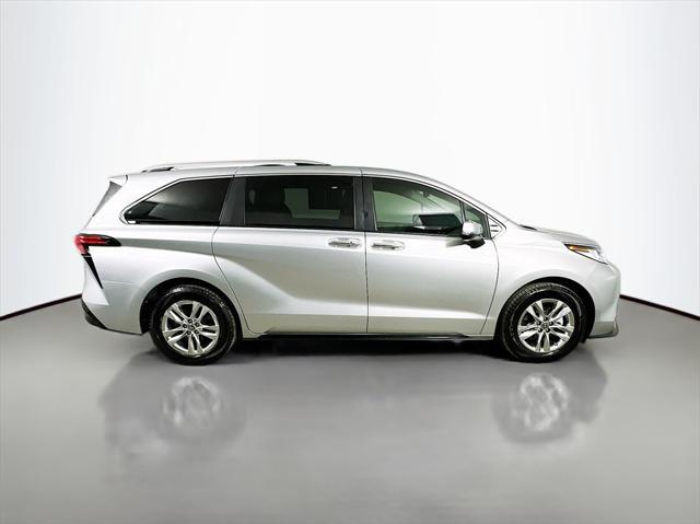 used 2022 Toyota Sienna car, priced at $33,398