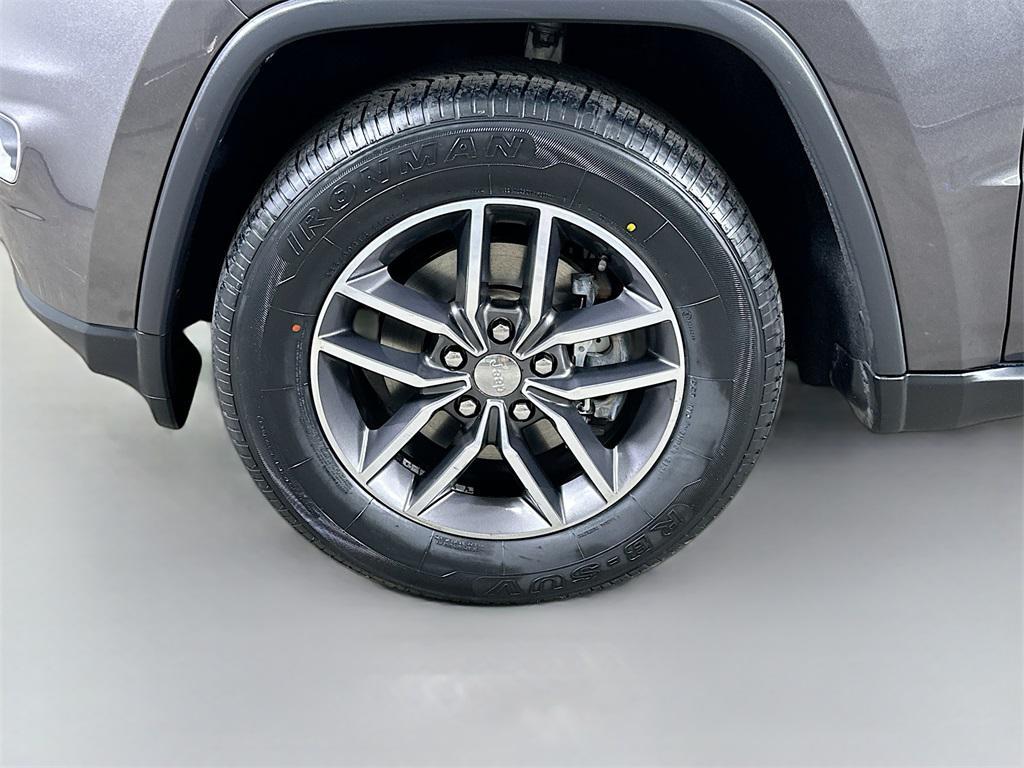 used 2018 Jeep Grand Cherokee car, priced at $15,900