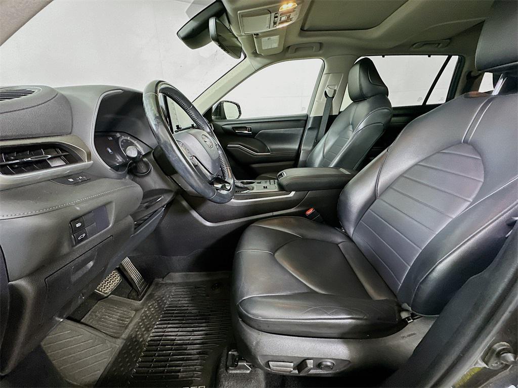 used 2021 Toyota Highlander car, priced at $24,500