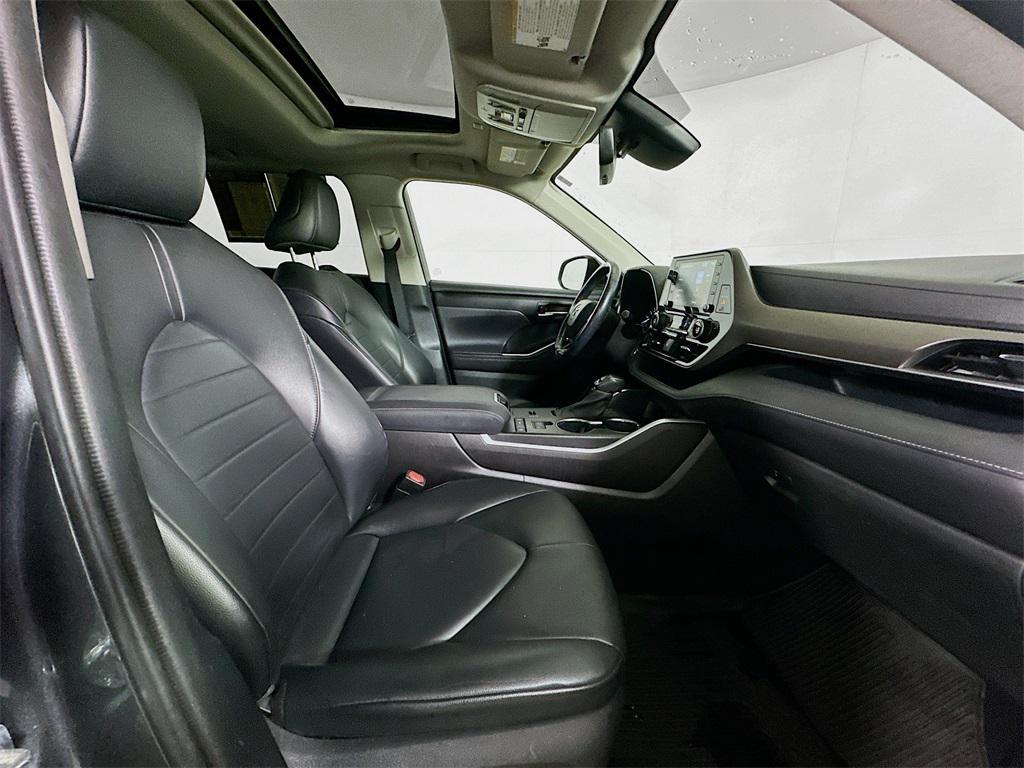 used 2021 Toyota Highlander car, priced at $24,500