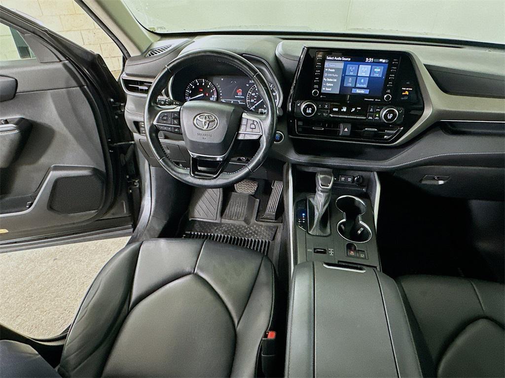 used 2021 Toyota Highlander car, priced at $24,500